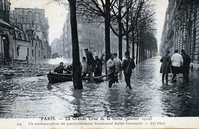 Un embarcadère de ravitaillement boulevard Saint-Germain
