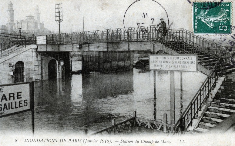 Station du Champs-de-Mars