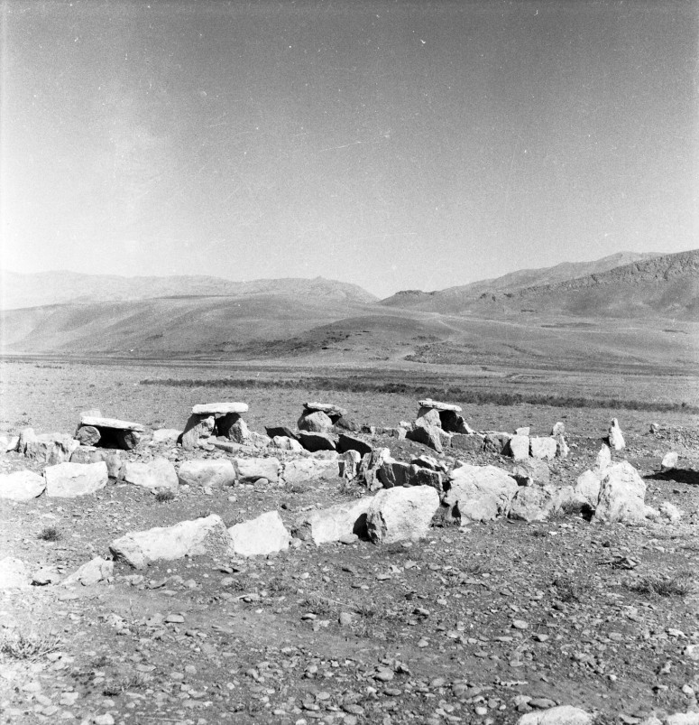 Dolmens dans la haute vallée du Zayandeh-roud