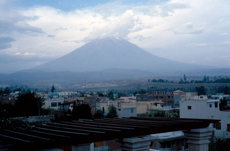 Le volcan Misti au-dessus d'Arequipa