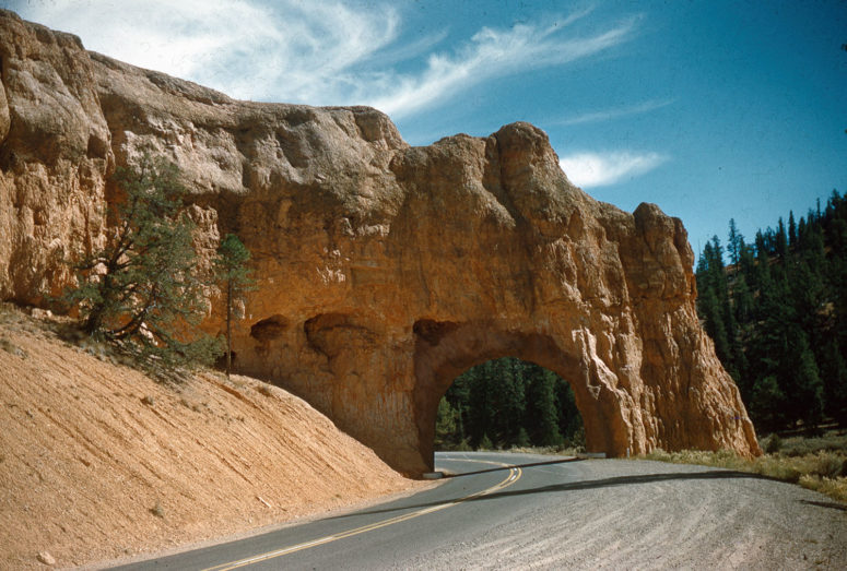 Arche sur la Route 12 - Utah, entre Brice Canyon et Red Canyon