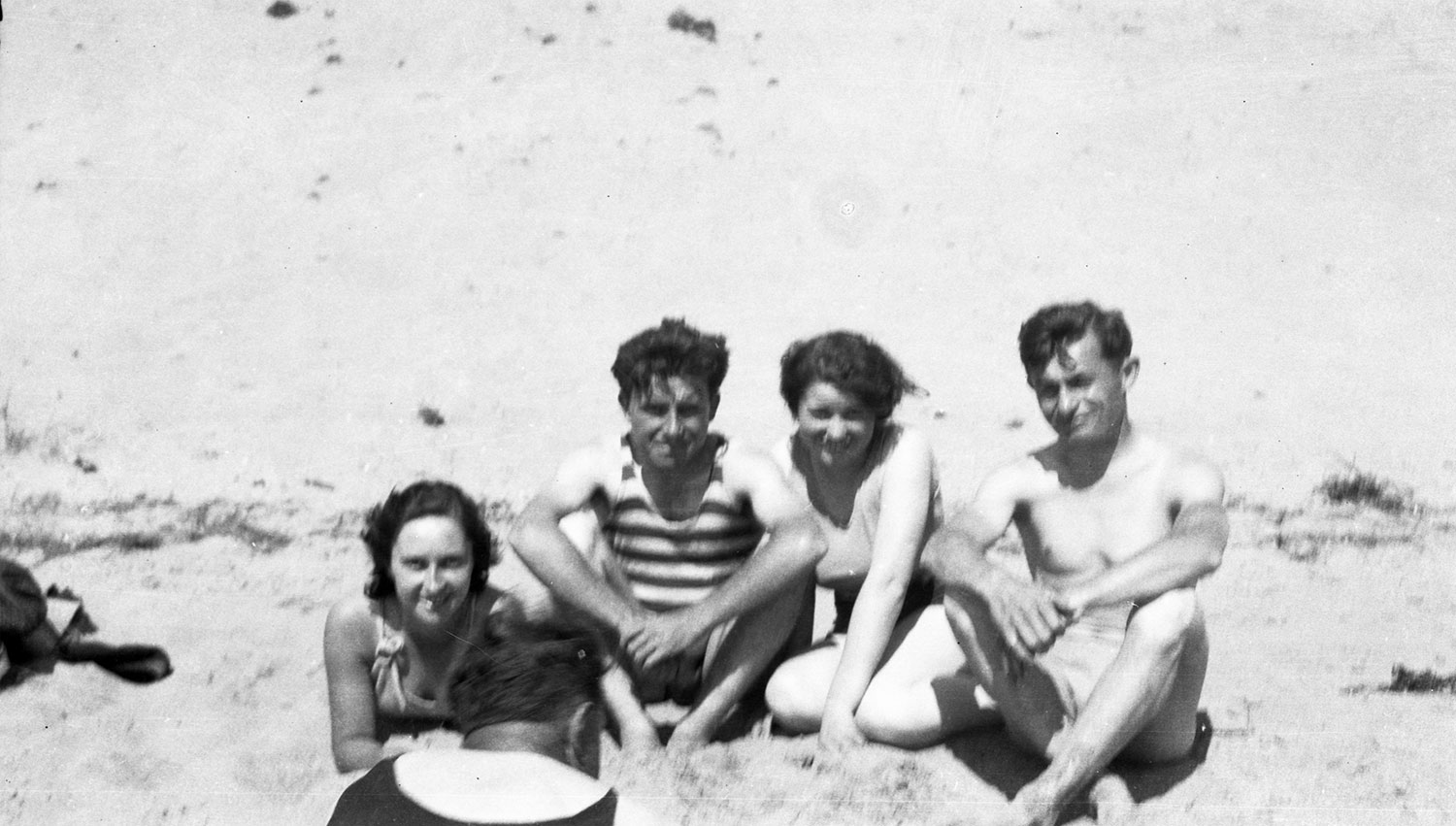 Sur la plage, années 30