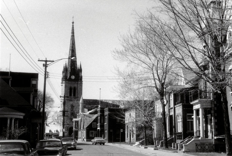 Trois-Rivières : rue Bonaventure et cathédrale (XIXe) - 16 avril 1968