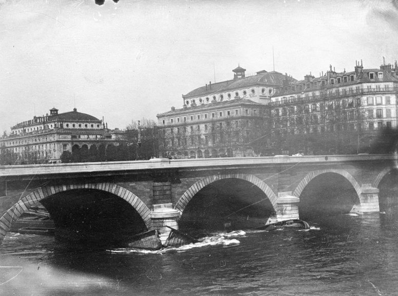 Le Pont Notre-Dame, les théâtres de la Ville et du Châtelet