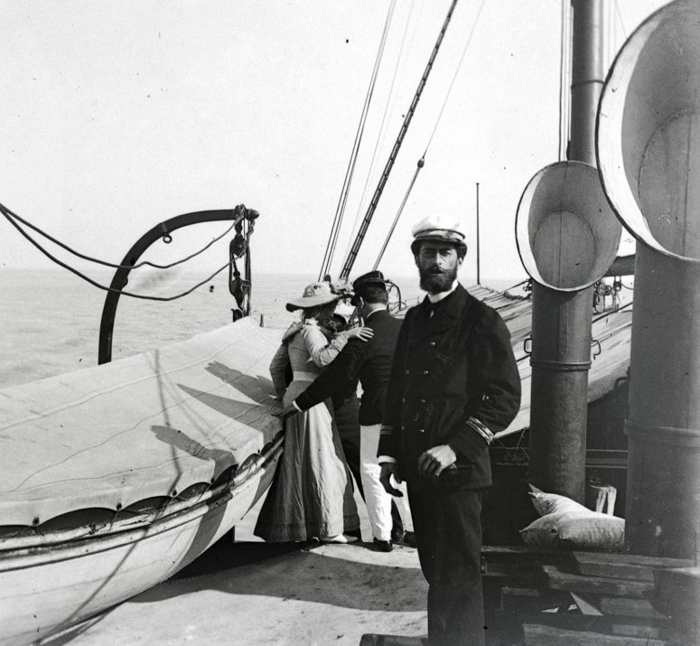 Photographie prise sur un bateau vers 1900-1910