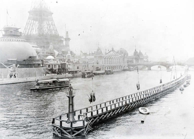 Vue prise depuis le Bouillon Duval [le restaurant bien connu à Paris avait une annexe construite au bord de l'eau]