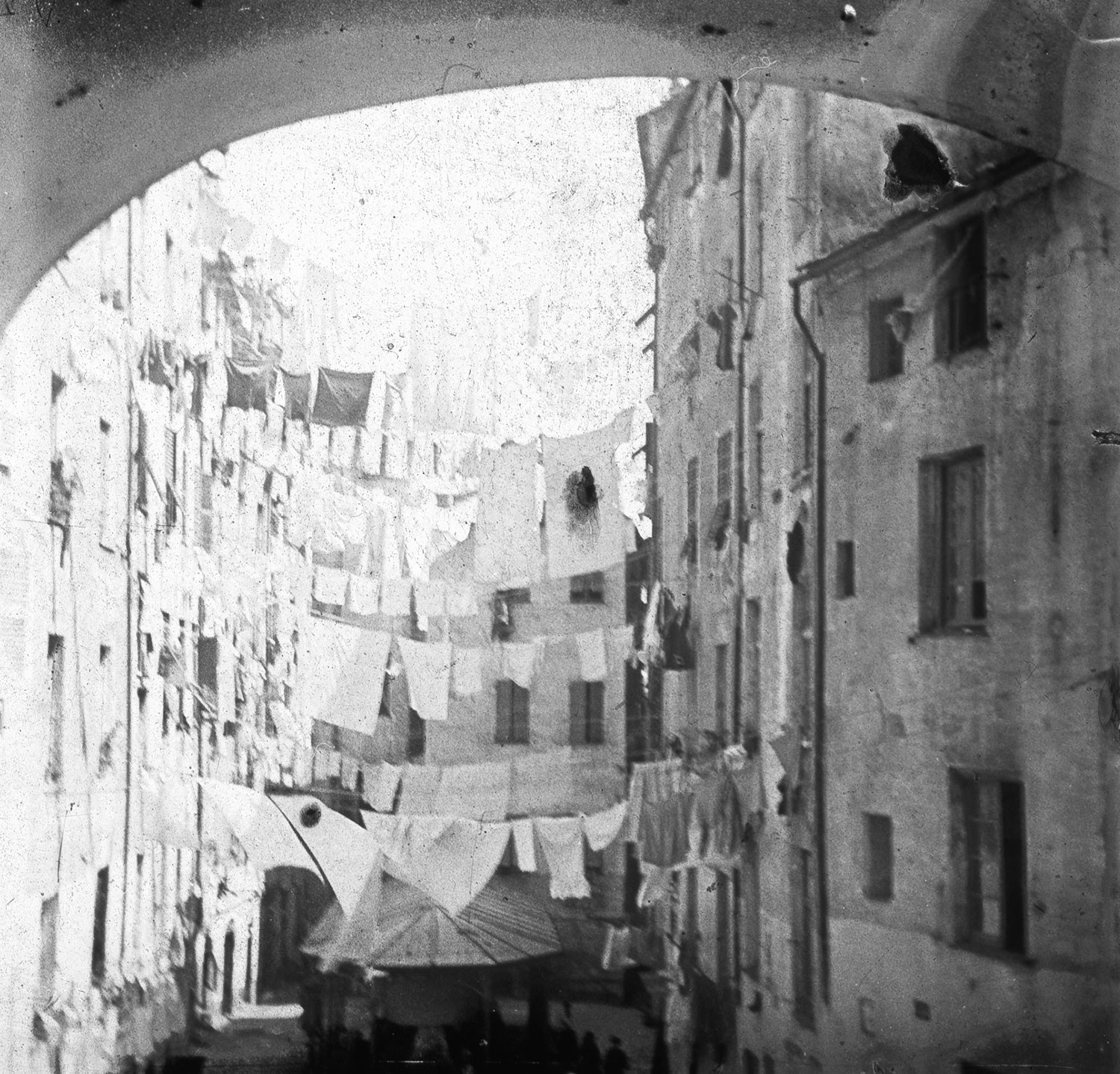 Une rue de Naples, vers 1900
