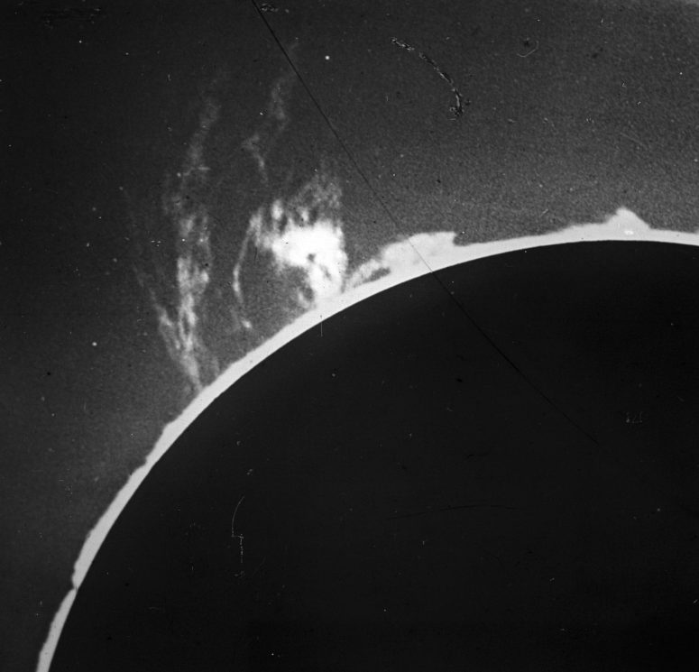 Solar Prominences - 1916, May 26 8h 6m - Evershed