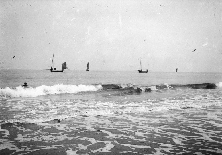 Les vagues 1900